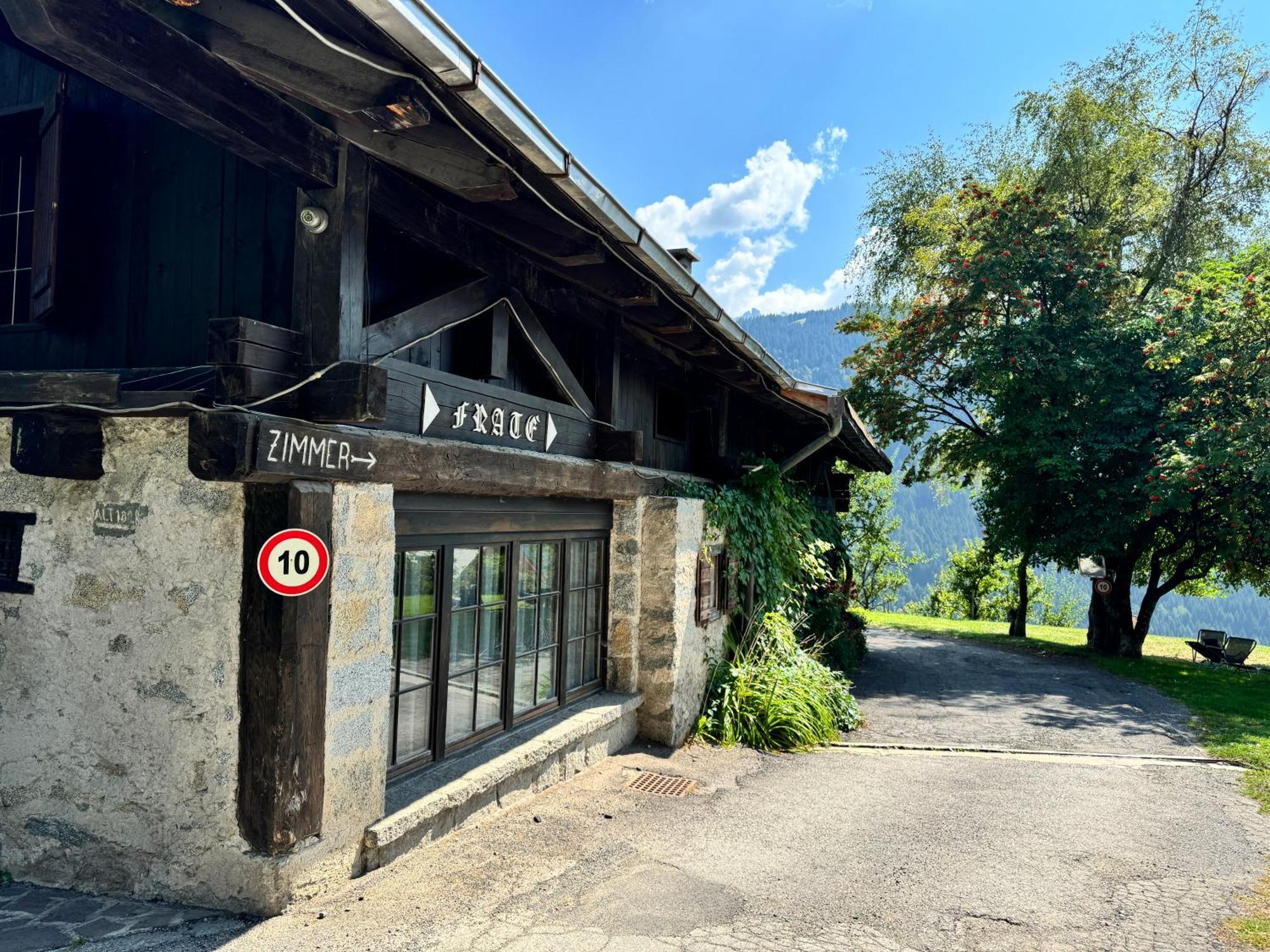 Albergo Ristorante Al Frate Da Streza 마돈나 디 캄필리오 외부 사진
