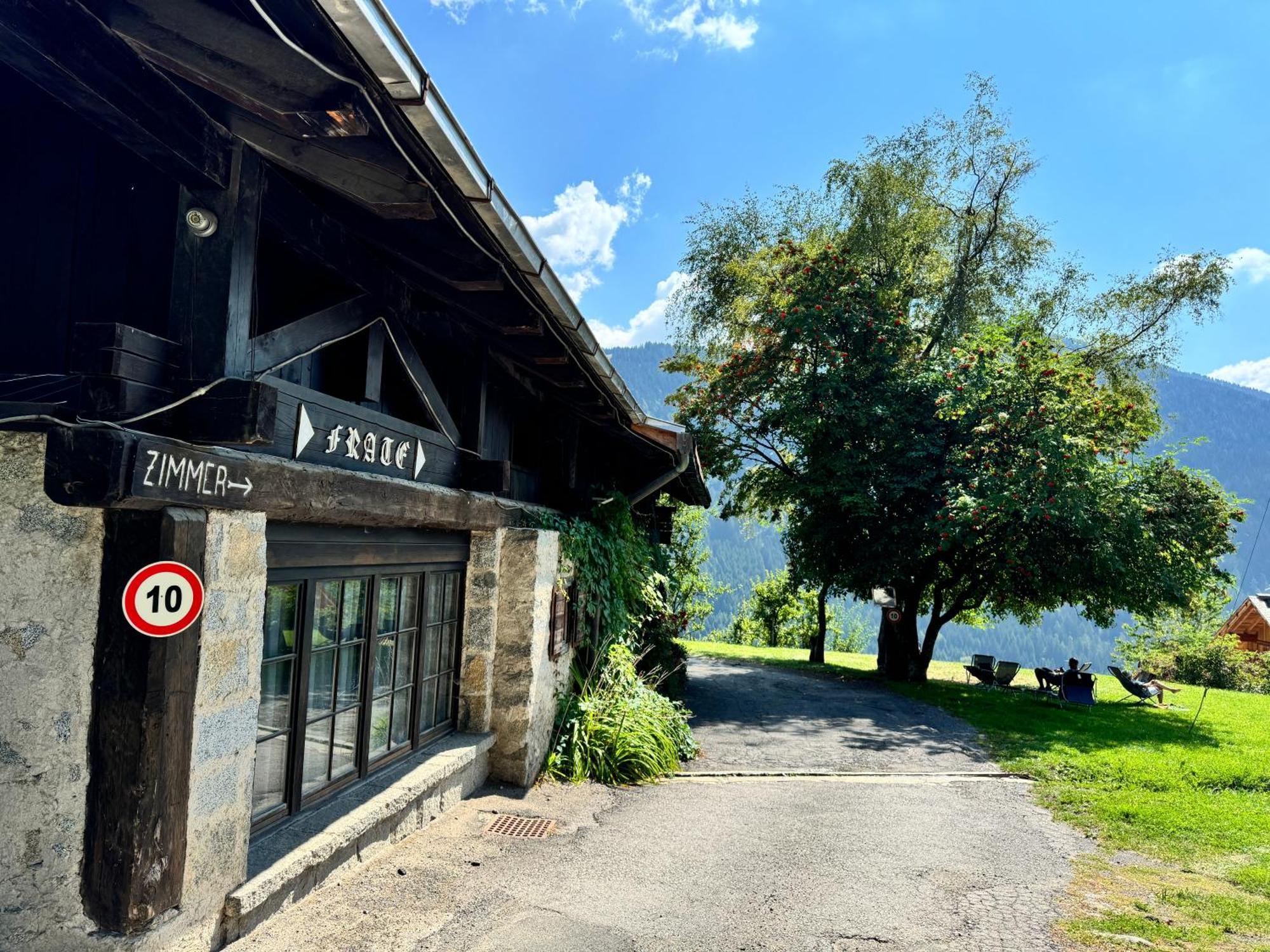 Albergo Ristorante Al Frate Da Streza 마돈나 디 캄필리오 외부 사진