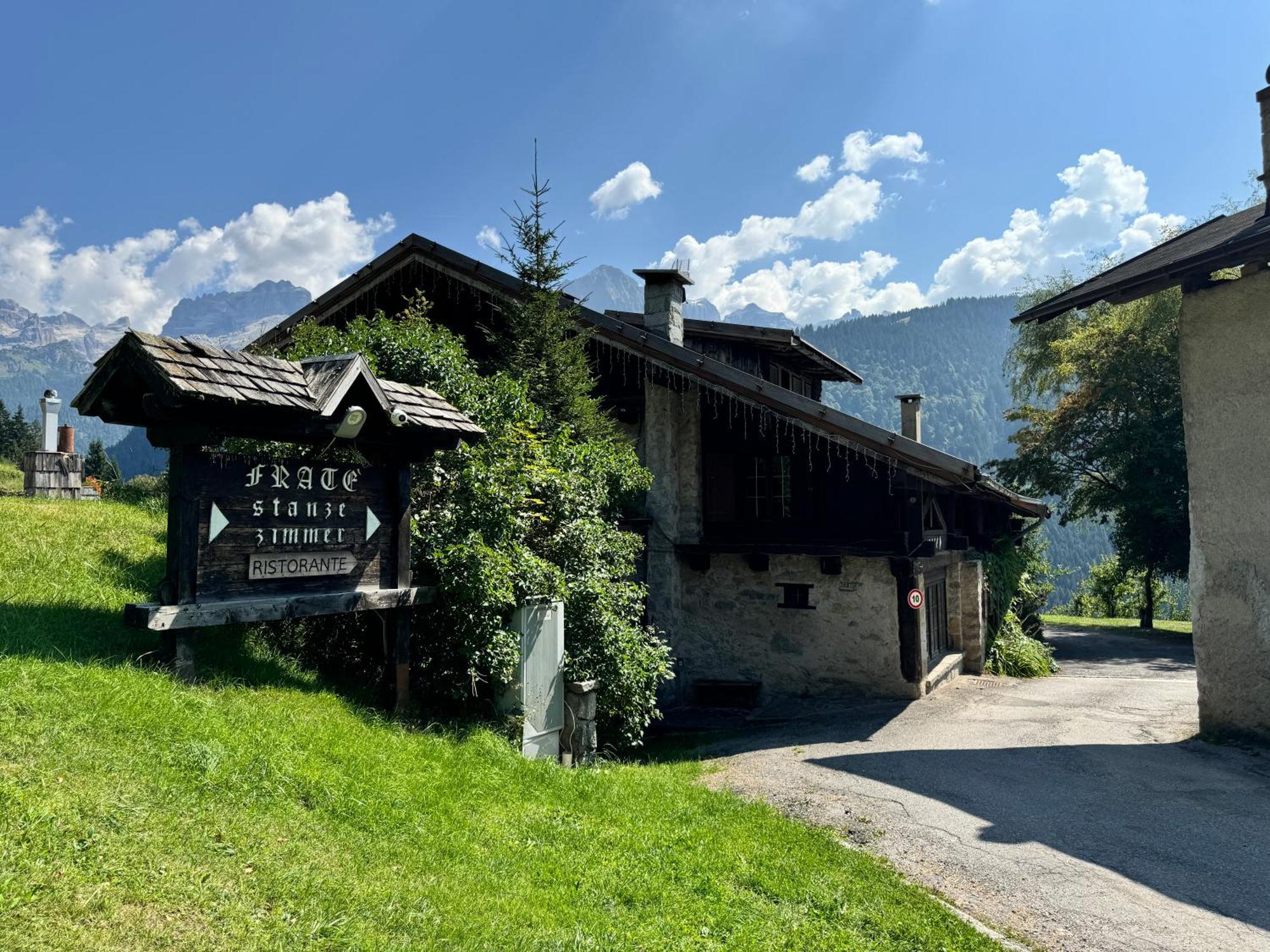Albergo Ristorante Al Frate Da Streza 마돈나 디 캄필리오 외부 사진