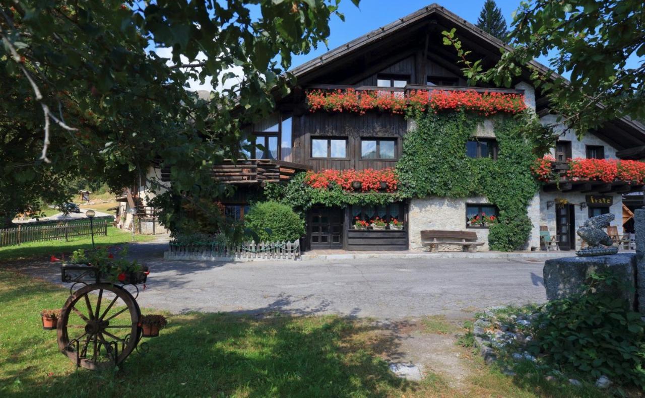 Albergo Ristorante Al Frate Da Streza 마돈나 디 캄필리오 외부 사진
